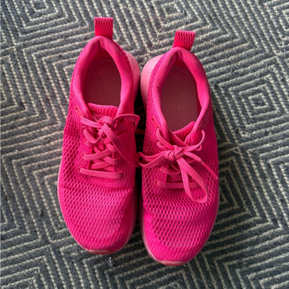 NOBULL Women's Drive Mesh - Neon Pink - Size 9